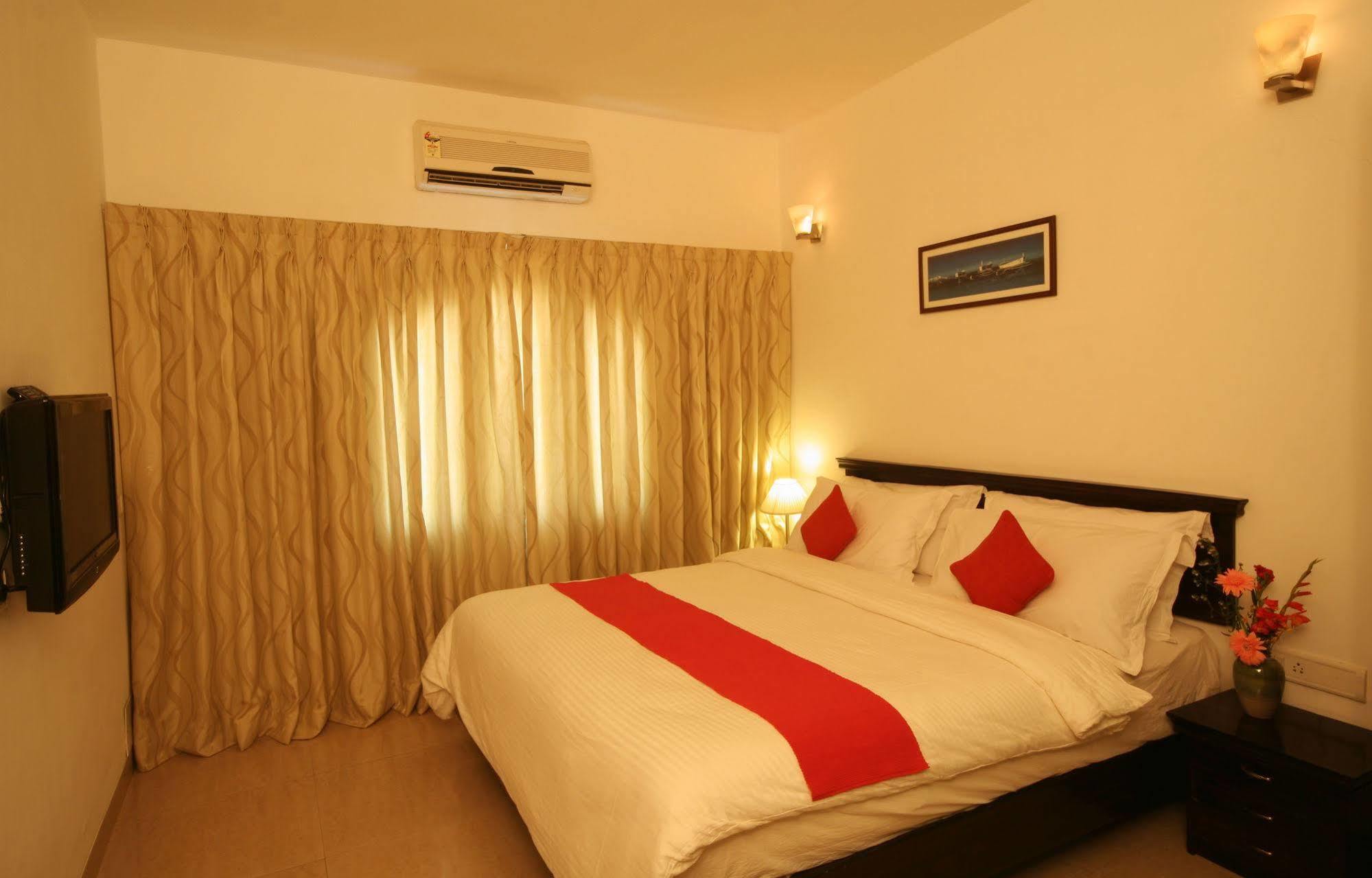 Calangute Grande Hotel Exterior photo